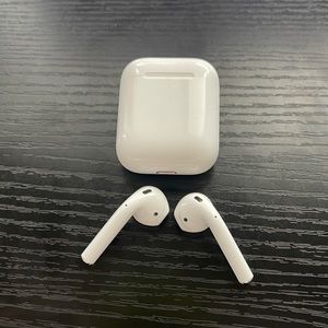 Apple AirPods - First Edition